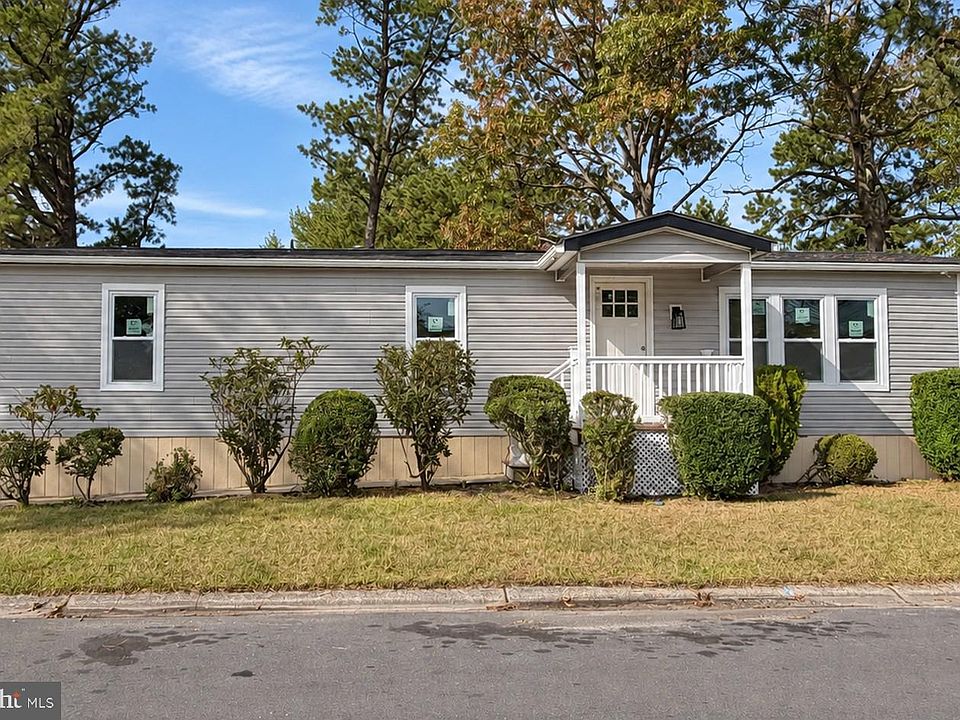 1st image of 3 Susan Dr