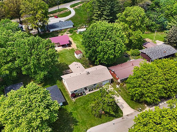 2nd image of 115 Elm Dr