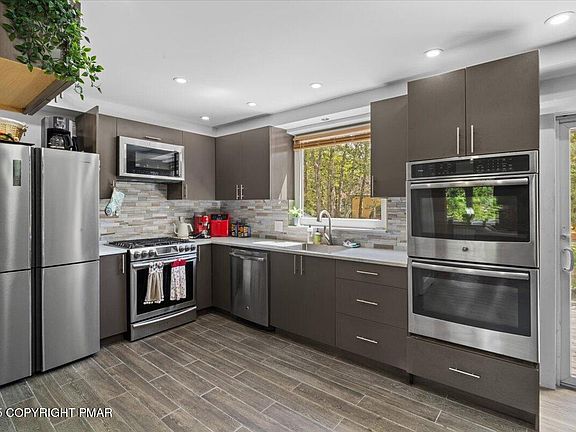 2nd image of 5009 Woodside Dr