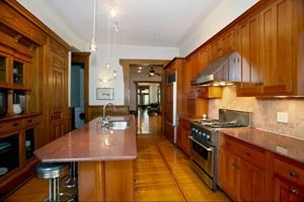 Sold by Douglas Elliman | media 21