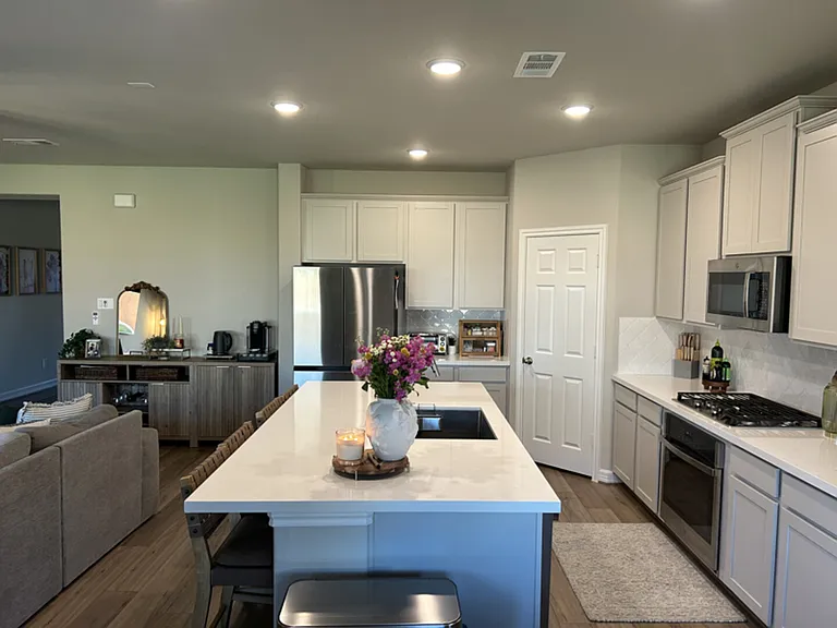 Golden Dust Dr — Photo 18