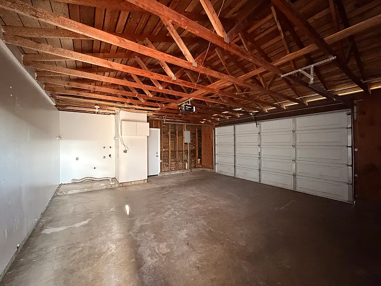 928 Gunner St — Photo 4
