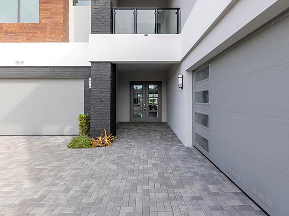 5th image of 8571 Shoreacres Street