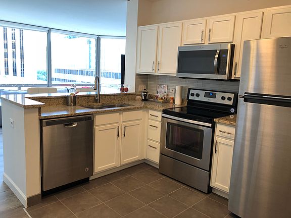 3rd image of 222 N Columbus Dr APT 512