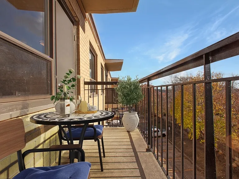 437 Glen Park Ave — Photo 8
