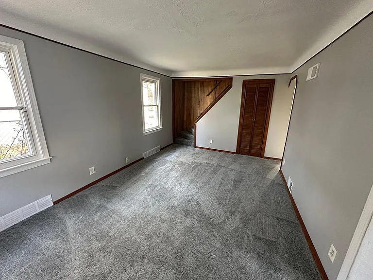22829 Rosalind Ave — Photo 6
