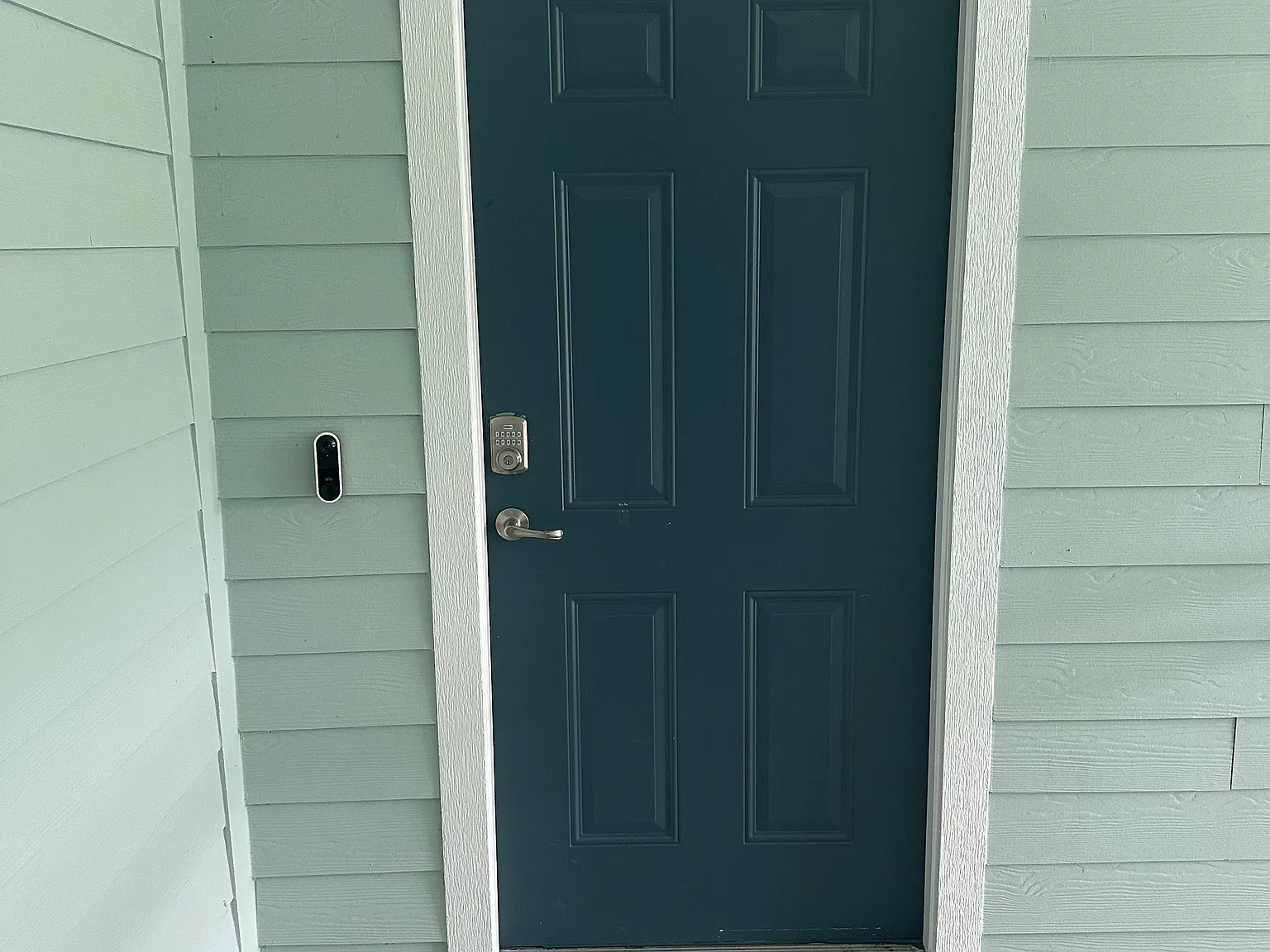 3 bed, 1145 sqft, $1,750 — Photo 1