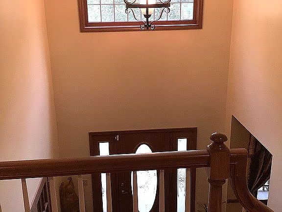 Foyer 2 story entry
