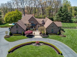 8 Field Point Dr, Holmdel, NJ 07733