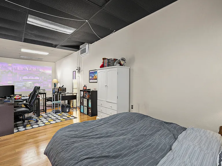 2611 University Ave #W — Photo 15