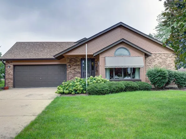 1039 Cypress Dr, Aurora, IL 60506