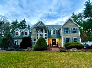 15 Higginson Ln, Rochester, MA 02770