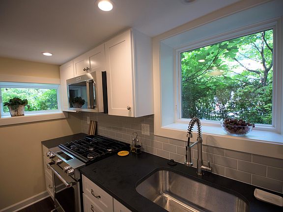 Kitchen Aid stainless appliances