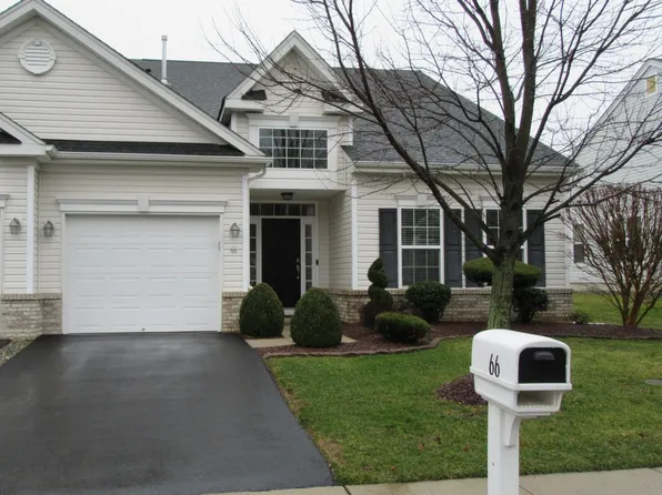 66 Timber Hill Dr, Monroe Township, NJ 08831