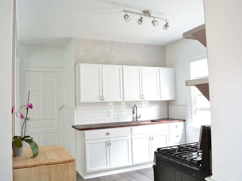 1st image of 127 Ashland Ave #3