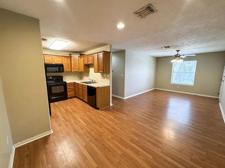 139 Sherwood Dr — Photo 6
