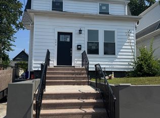 543 3rd Ave, Lyndhurst, NJ 07071