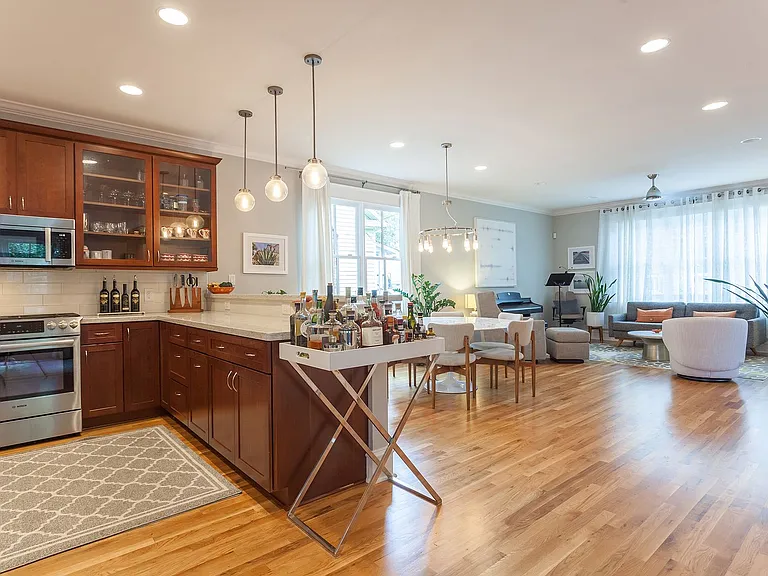 610 Carroll St — Photo 8