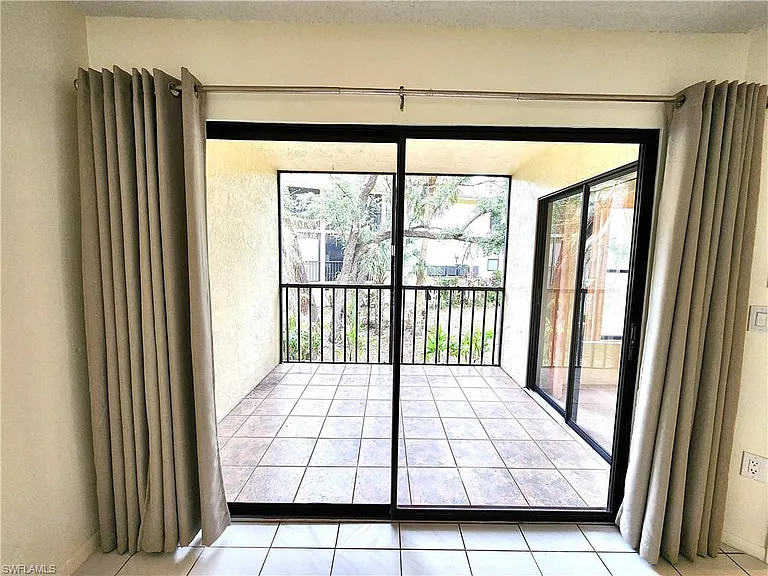15075 Parkside Dr #102 — Photo 9