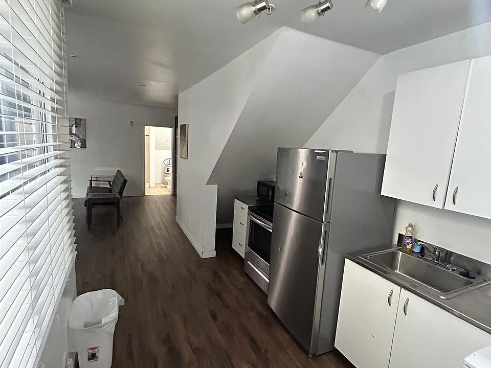 1st image of 908 G St #9