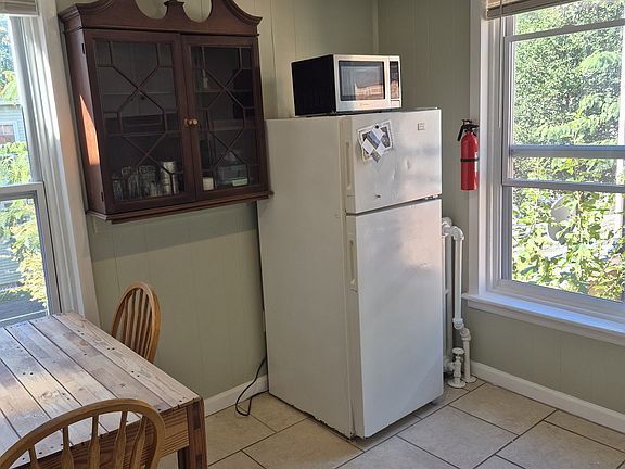 2nd image of 245 Adeline St Floor 2