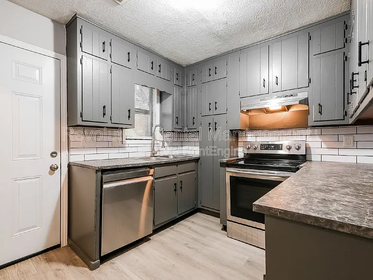 1158 Pinedale Cir NW — Photo 8