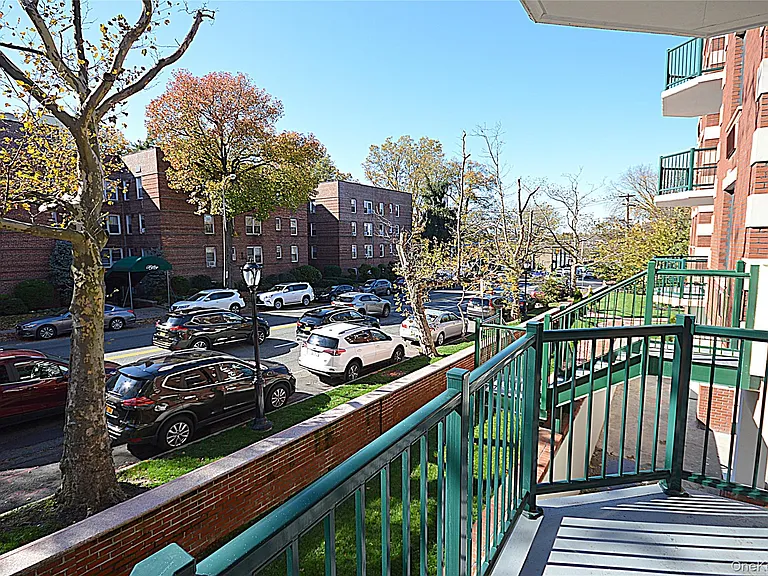 55 S Middle Neck Rd #4C — Photo 11