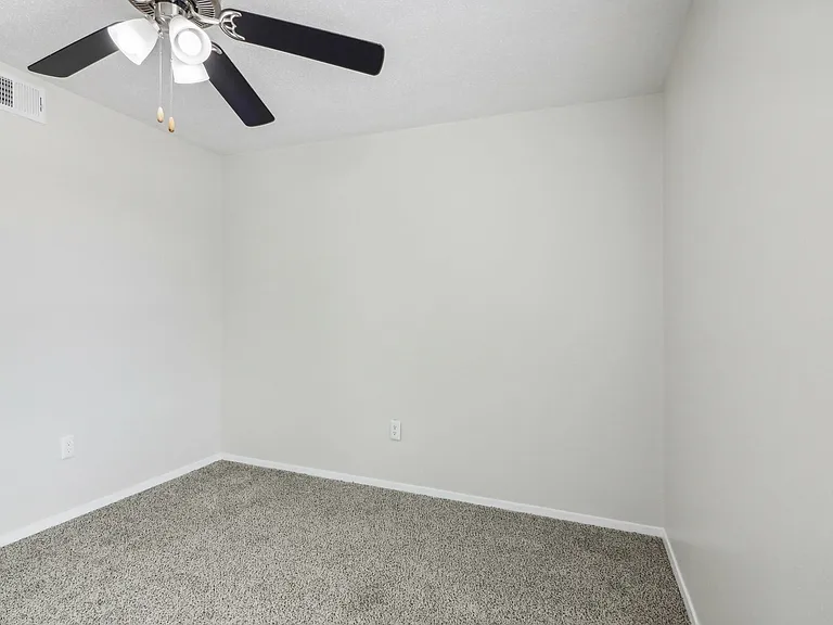 W Kirby St-016