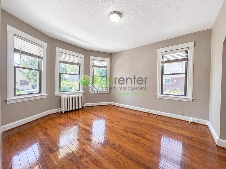 1232 Alicia Ave — Photo 4