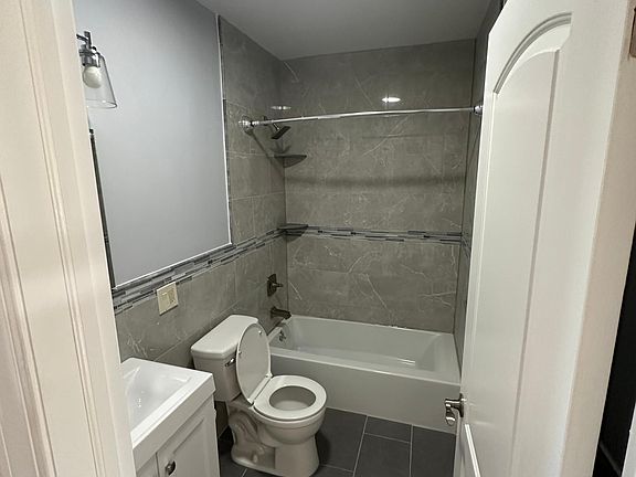 5th image of 4143 Hill Ave Floor 2