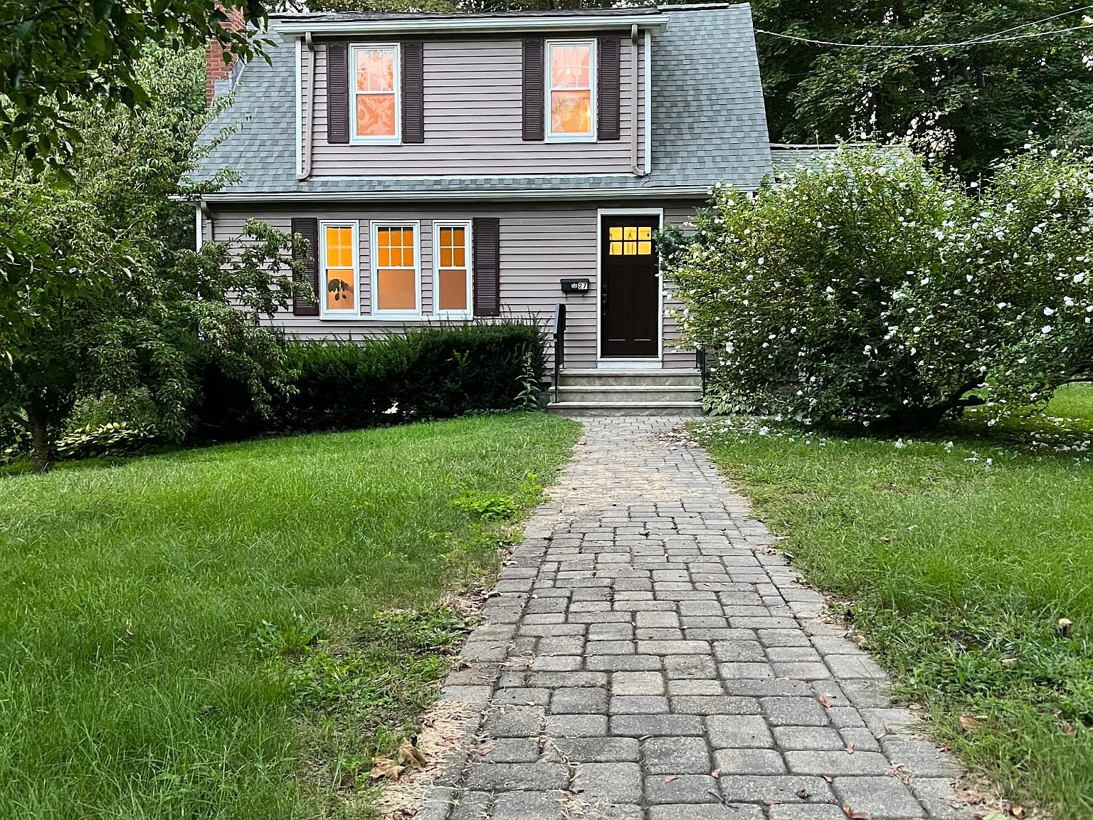 27 High St, Medway, MA 02053 Zillow