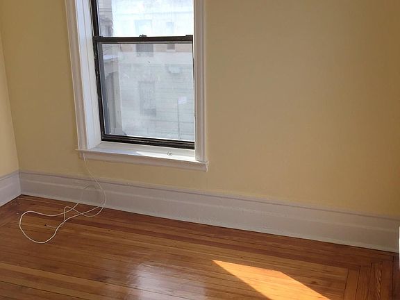 4th image of 9 Pinehurst Ave APT 2C