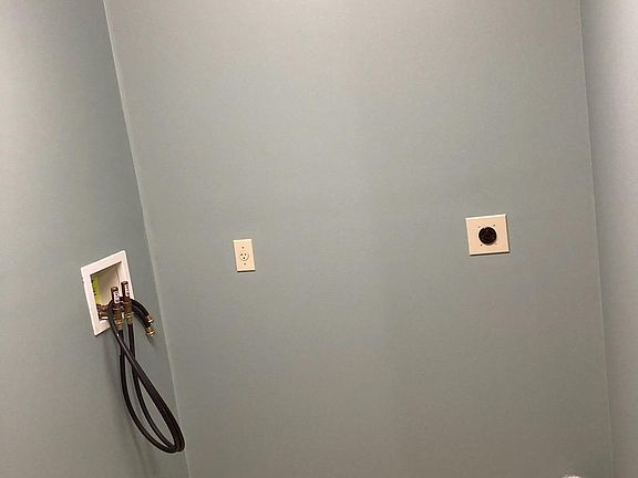 2nd image of 832 Doty Dr