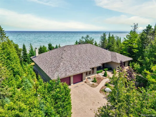 4935 E Grand Lake Rd, Presque Isle, MI 49777