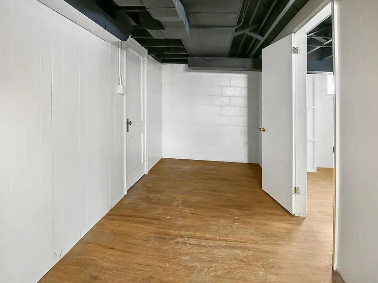5403 William St — Photo 13