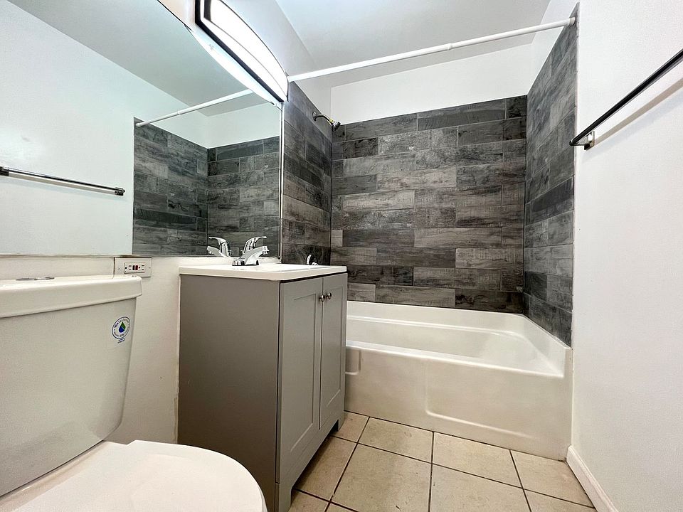 1st image of 5657 W Fullerton Ave #303