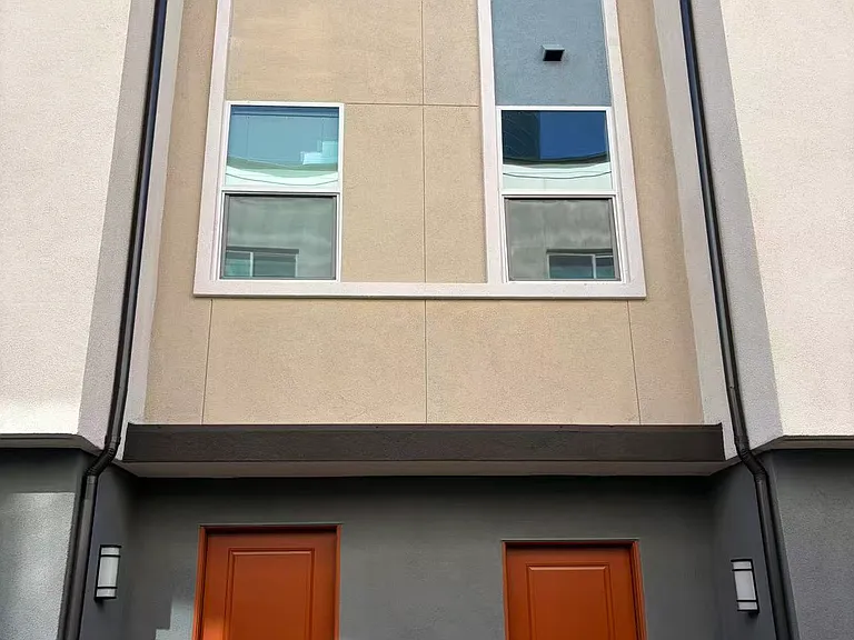 E 1st St — Photo 11
