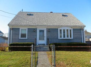 33 Earl Ave, Newport, RI 02840