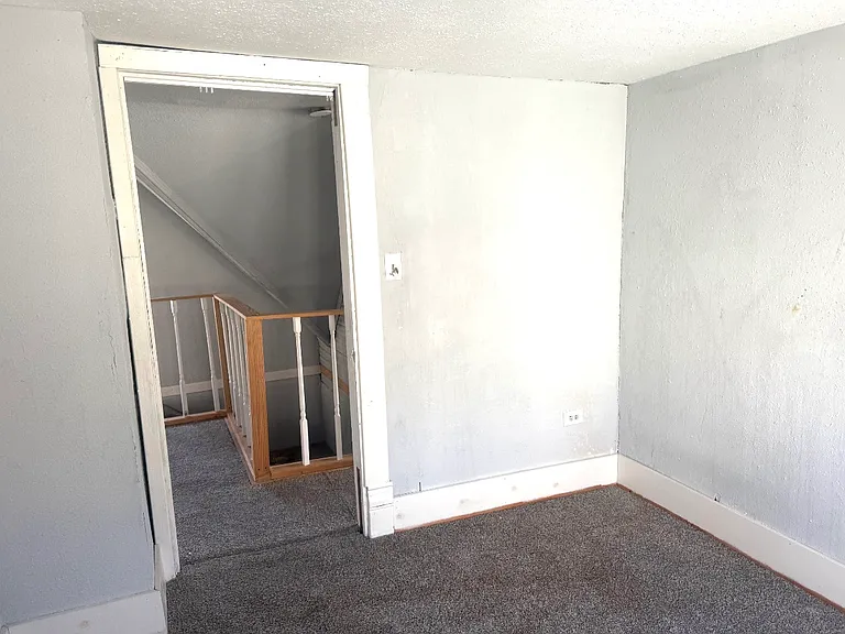 1522 W Widenham St — Photo 17