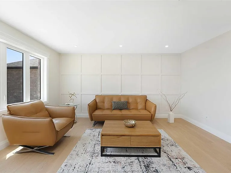 3546 Hallee Cres — Photo 13