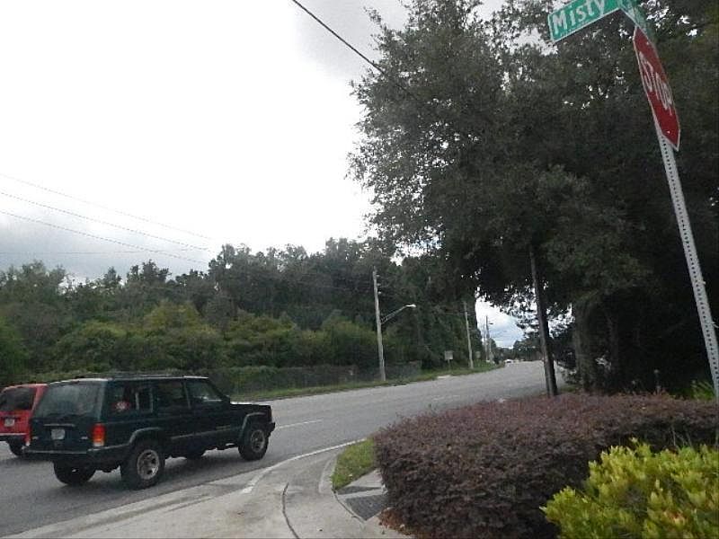 2nd image of 2557 Summit View Dr