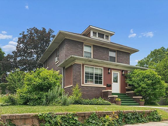 3rd image of 812 Campbell St
