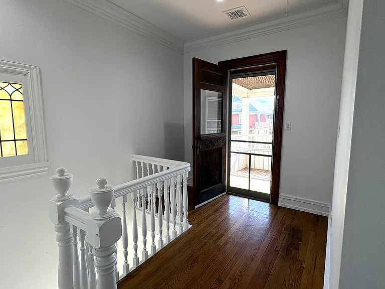 2nd Fl - Landing & Entrance to Covered Deck