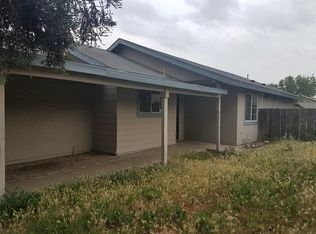 707 W Lark Ct, Visalia, CA 93291