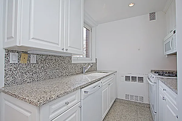Rented by Adriana Arciello, LREB | media 24