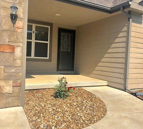 3rd image of 3044 Stone Creek Ct