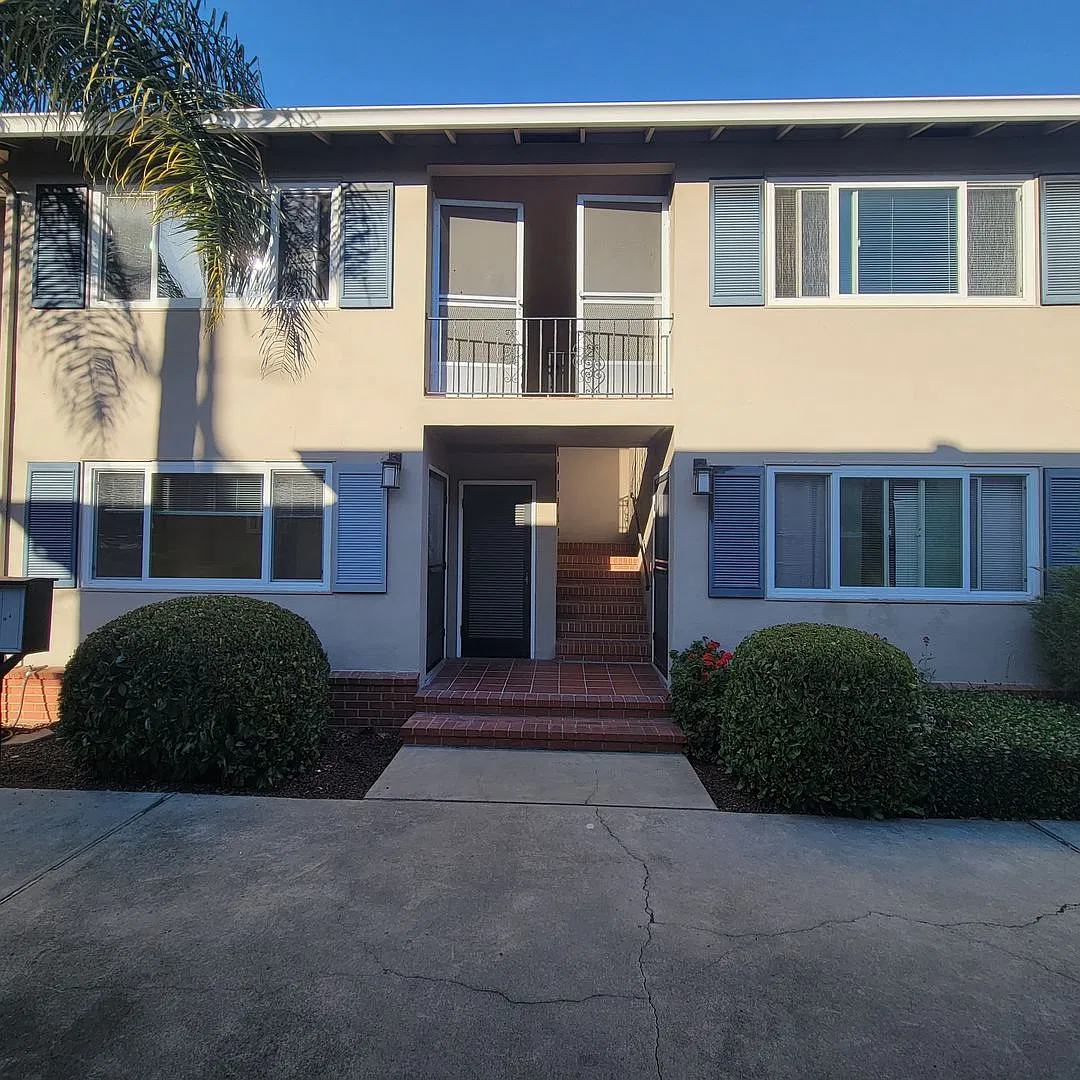Santa Cruz 1075 — Photo 1