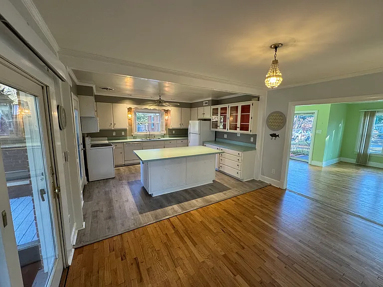 209 Oak Leaf Dr — Photo 7