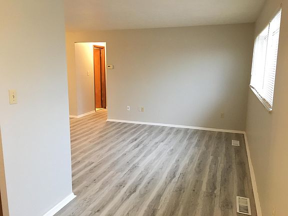 4th image of 24600 Euclid Ave #101