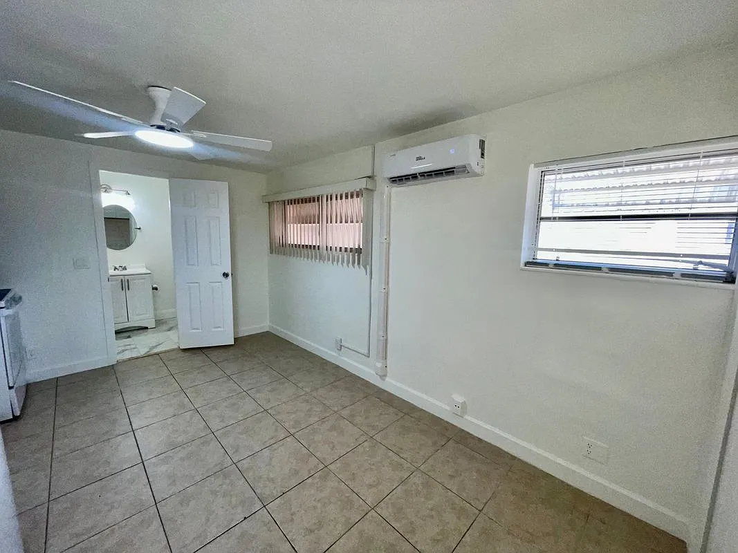 1 bed, 1.0 bath, 300 sqft, $1,150 — Photo 4